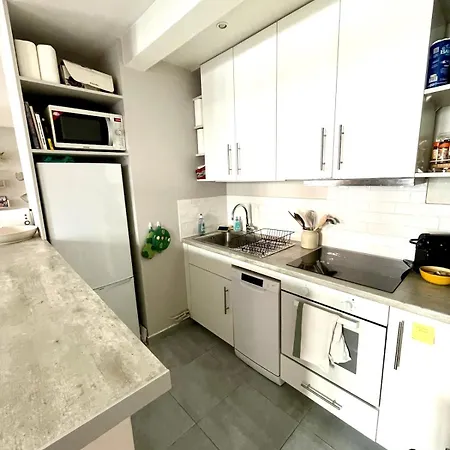 Comfort & Calm Near Arc De Triomphe Апартаменты